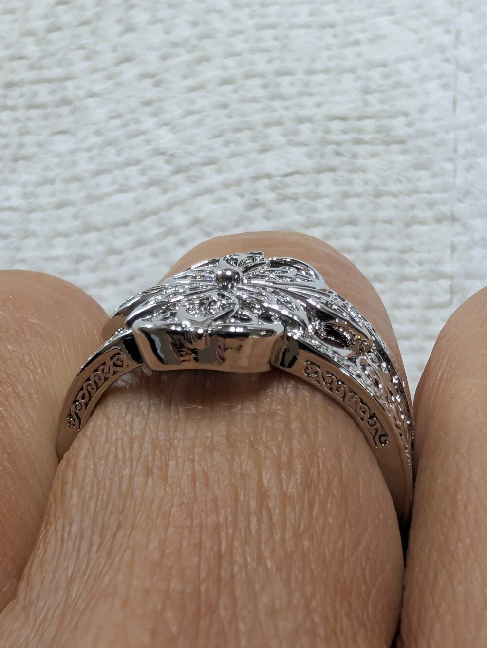 Gorgeous Silver Statement Floral Design Ring